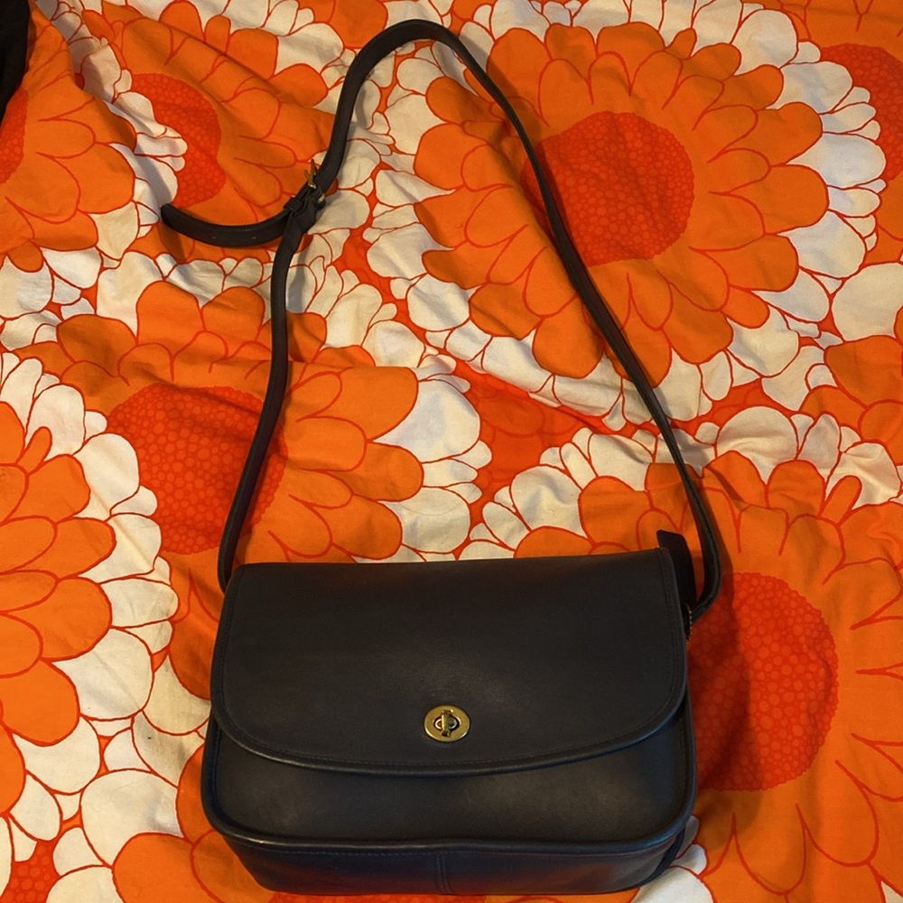 COACH Bag Vintage City 9790 Crossbody Glove tanned Leather Handbag Navy …